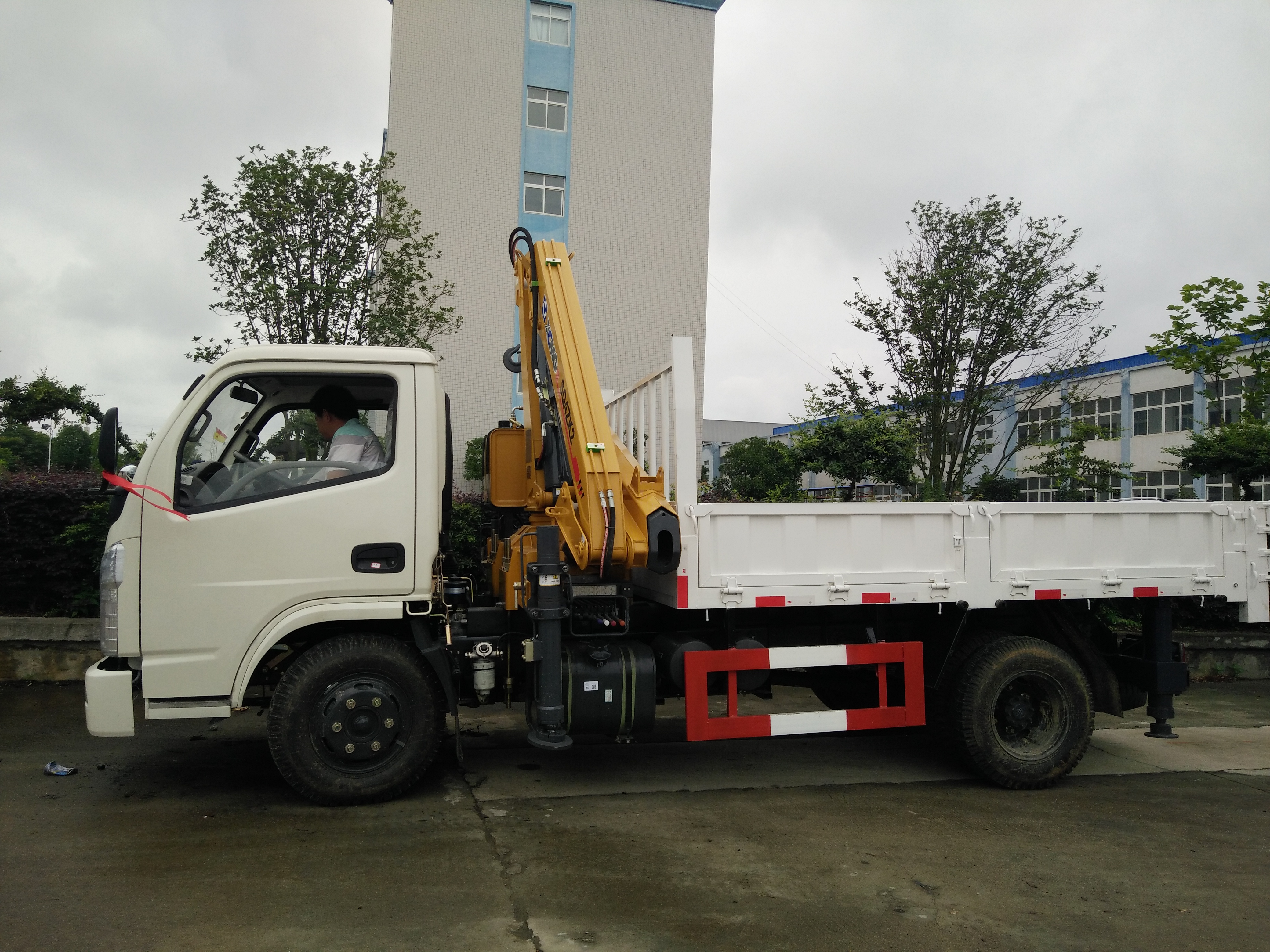 東風(fēng)隨車吊 東風(fēng)隨車吊