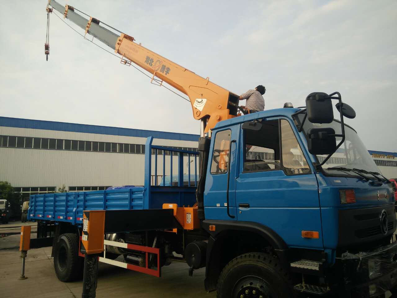 東風(fēng)8噸隨車吊 東風(fēng)8噸隨車吊