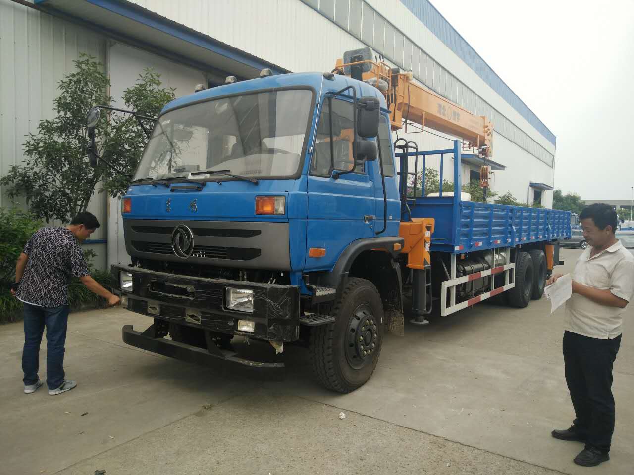 后雙橋隨車吊 后雙橋隨車吊