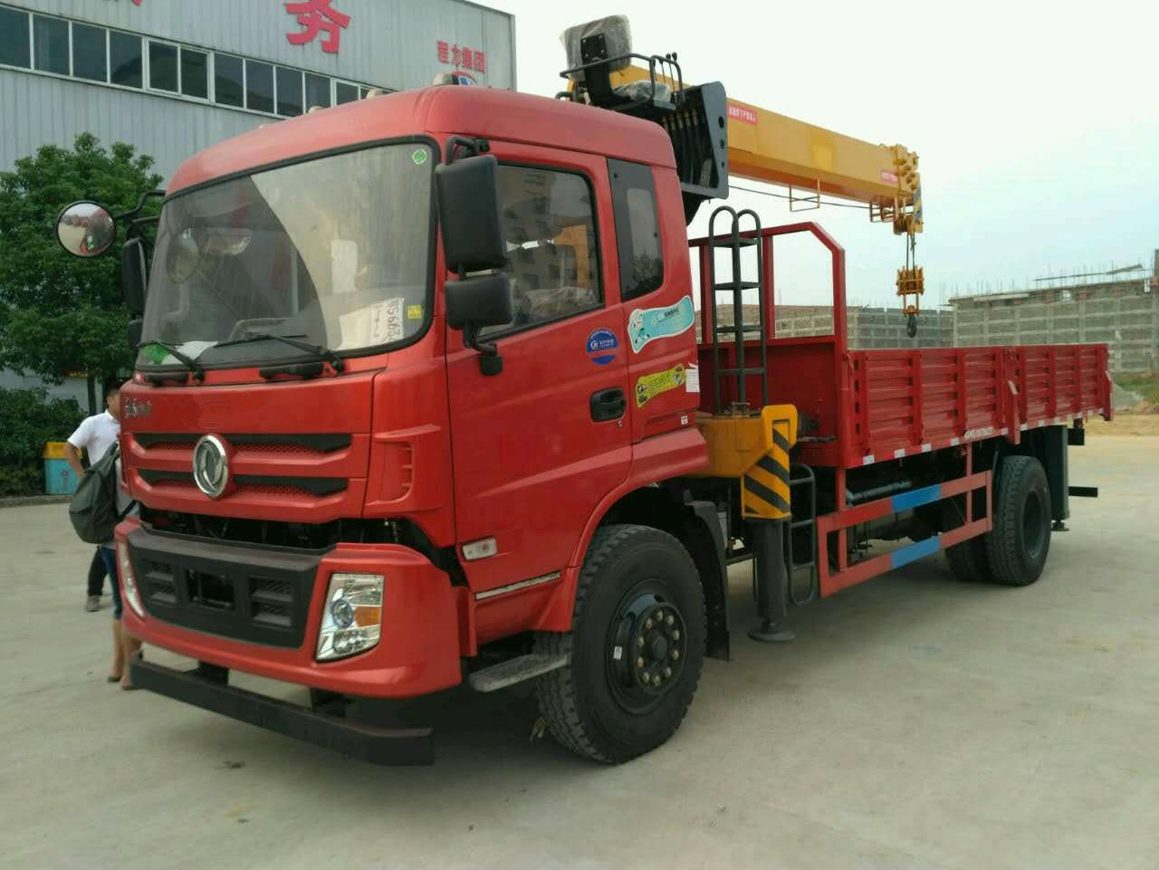 東風(fēng)12噸隨車吊 東風(fēng)12噸隨車吊