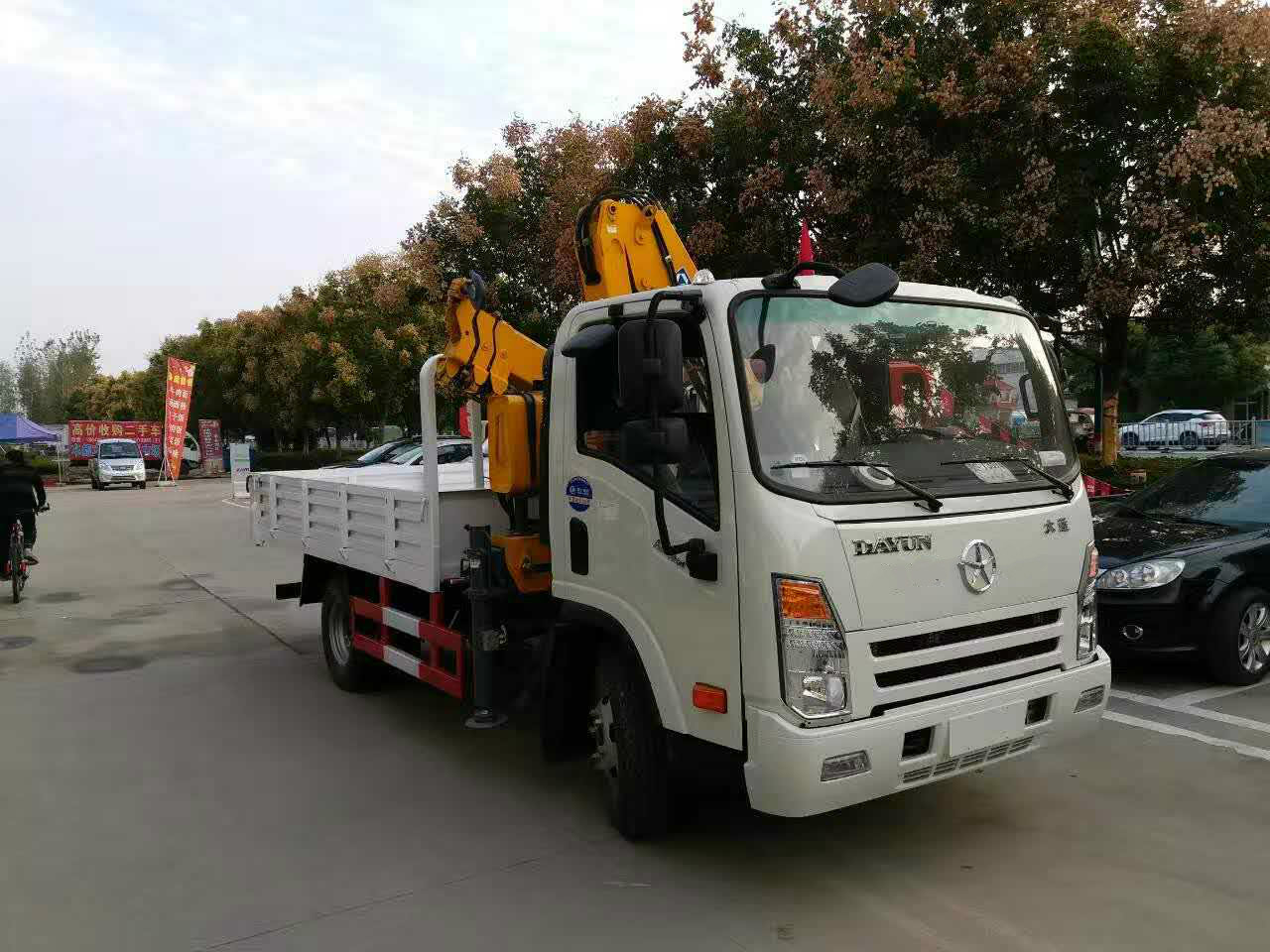 藍牌隨車吊 藍牌隨車吊