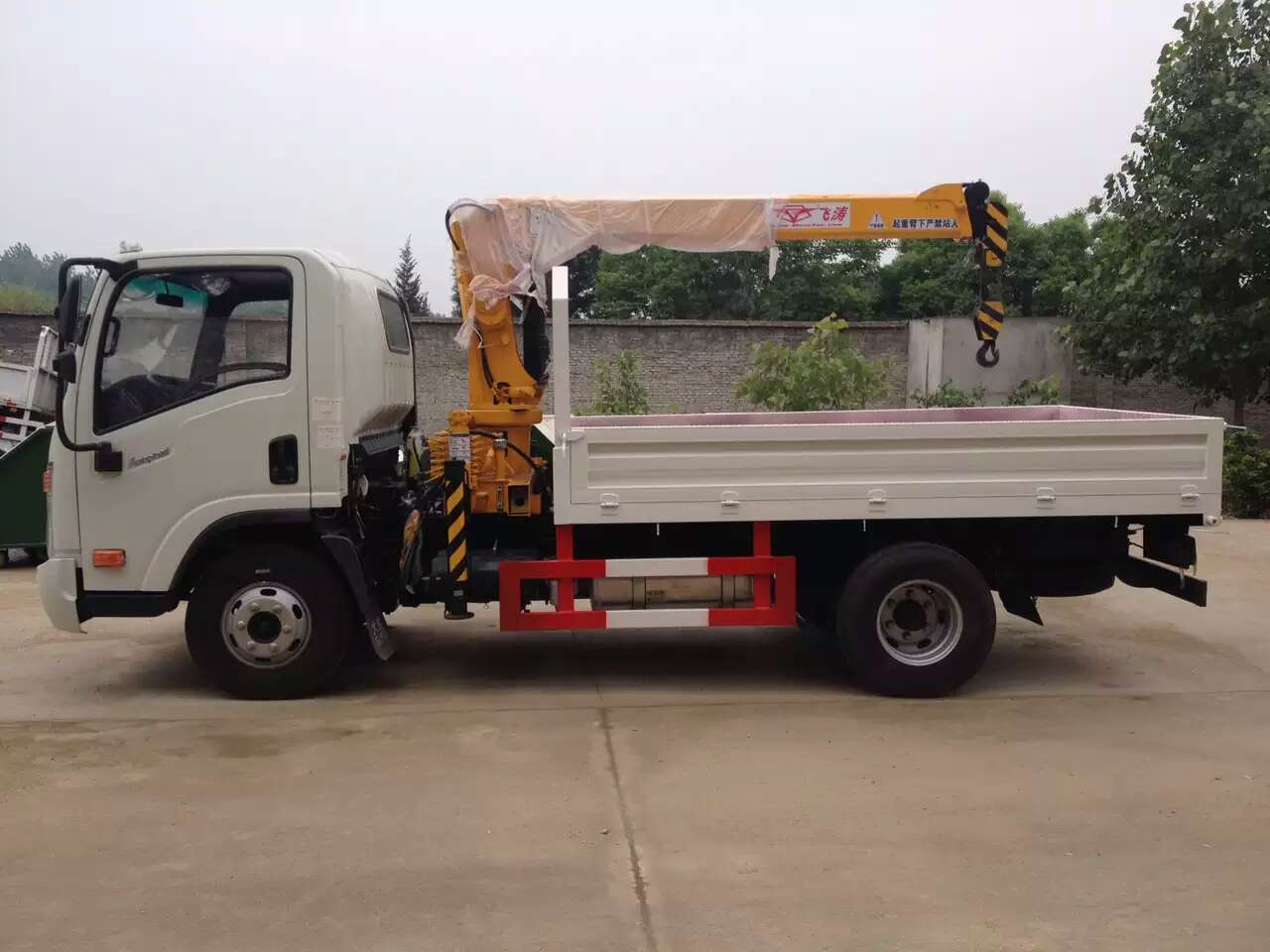 藍牌隨車吊 藍牌隨車吊