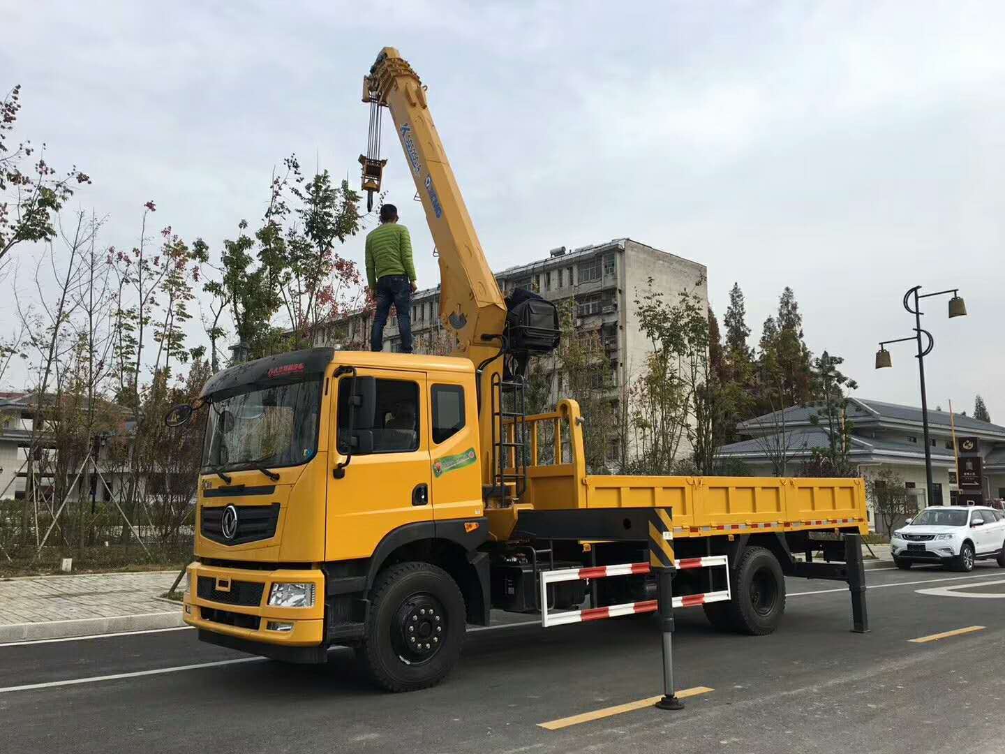 徐工隨車(chē)吊 徐工隨車(chē)吊