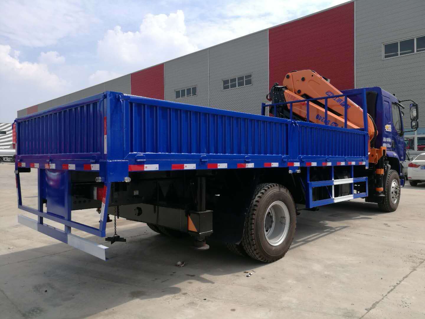 12噸折臂吊 12噸折臂吊